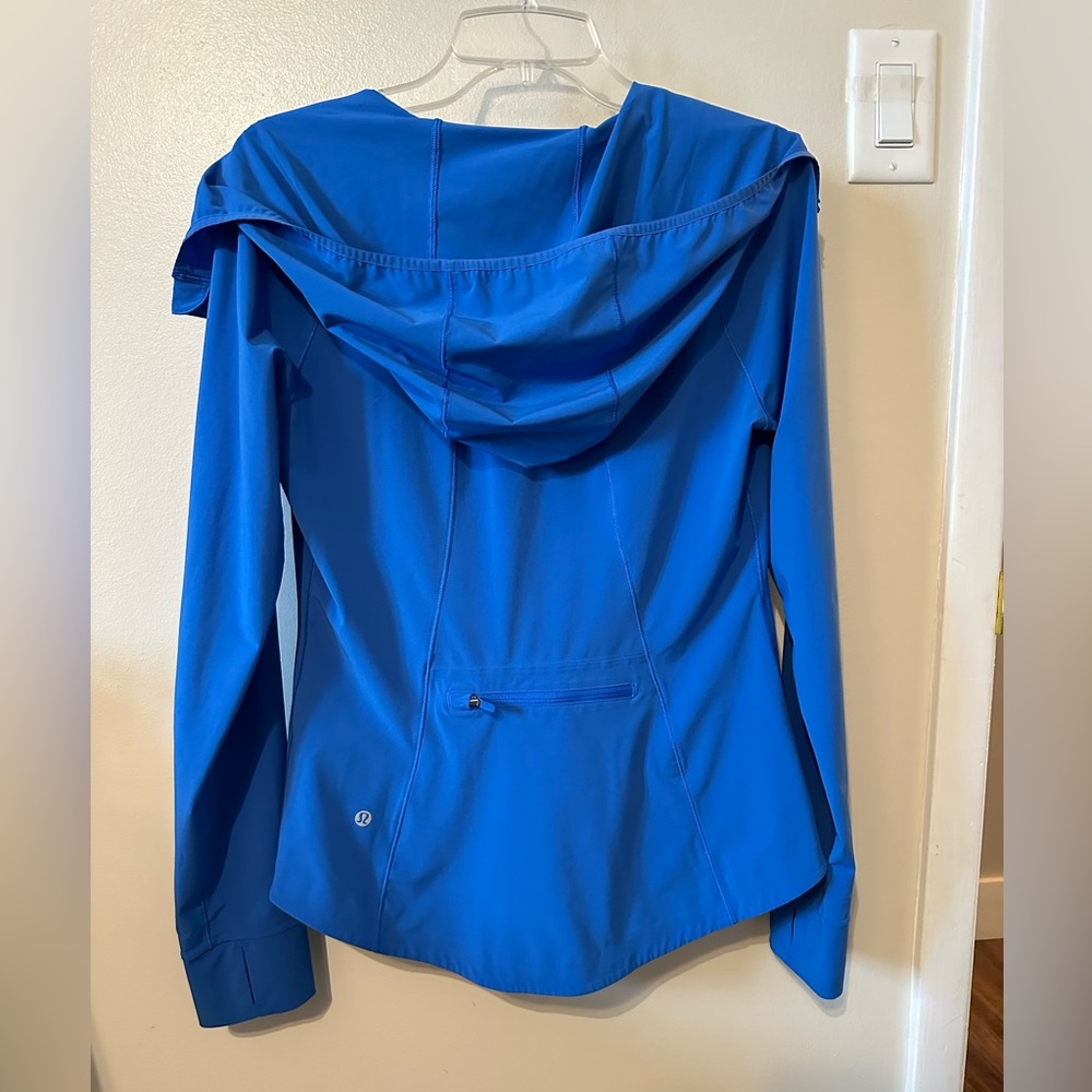 Lululemon Mist Over Windbreaker Sz 8
